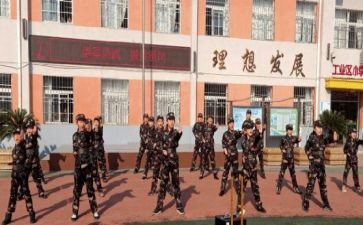 崇尚英雄精忠报国作文5篇