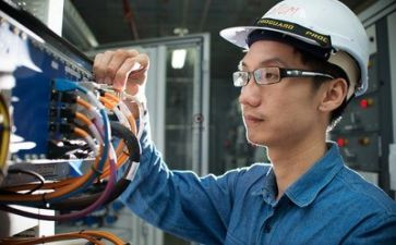 工人年度述职报告5篇