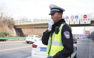 交警叔叔的作文300字6篇