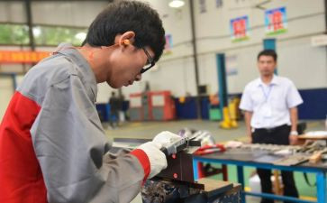 技校班主任学期末工作总结6篇