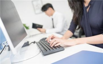 客服年终个人述职报告5篇
