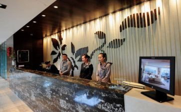 2024年酒店前台工作总结精选5篇