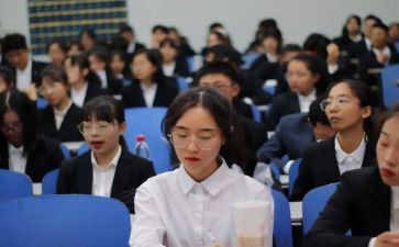 选学校干部的演讲稿8篇