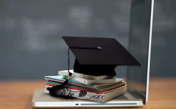 研一学年鉴定表自我鉴定推荐7篇
