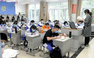在校安全作文7篇